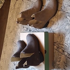 Jambu JBU Parker Vegan Booties